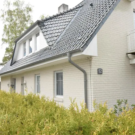 In Nahe Ostseestrand, Cleaning Included Villa Zingst