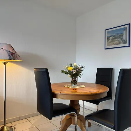 In Nahe Ostseestrand, Cleaning Included Villa Zingst